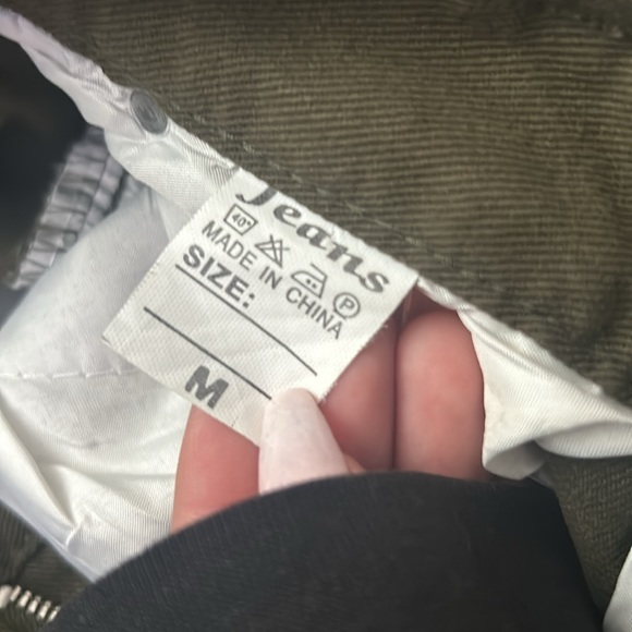 not 100% sure the brand. green cargo pants - Picture 3 of 3